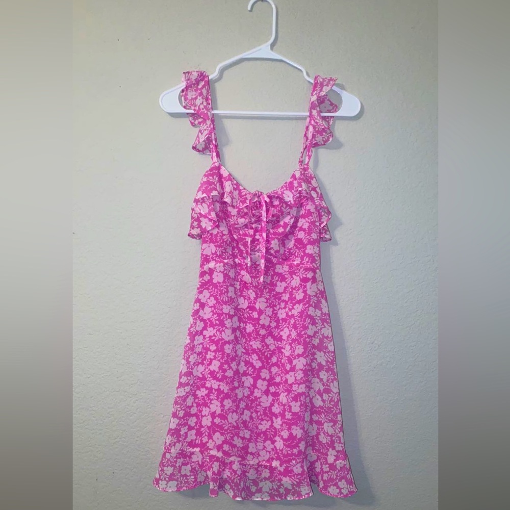 Lulu’s Livi Pink Floral Print Ruffled Skater Dress size Small